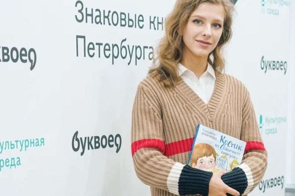 Звезда «Папиных дочек» Лиза Арзамасова рассказала о двух операциях на лице 